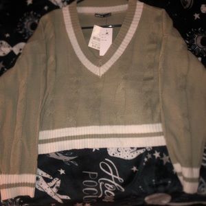 preppy v neck sage green ribbed/knitted(feel) crop top